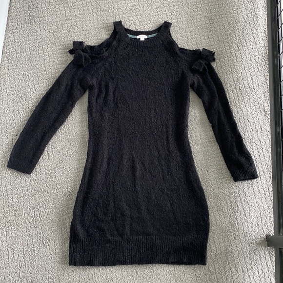Xhilaration Dresses & Skirts - Cold shoulder sweater dress